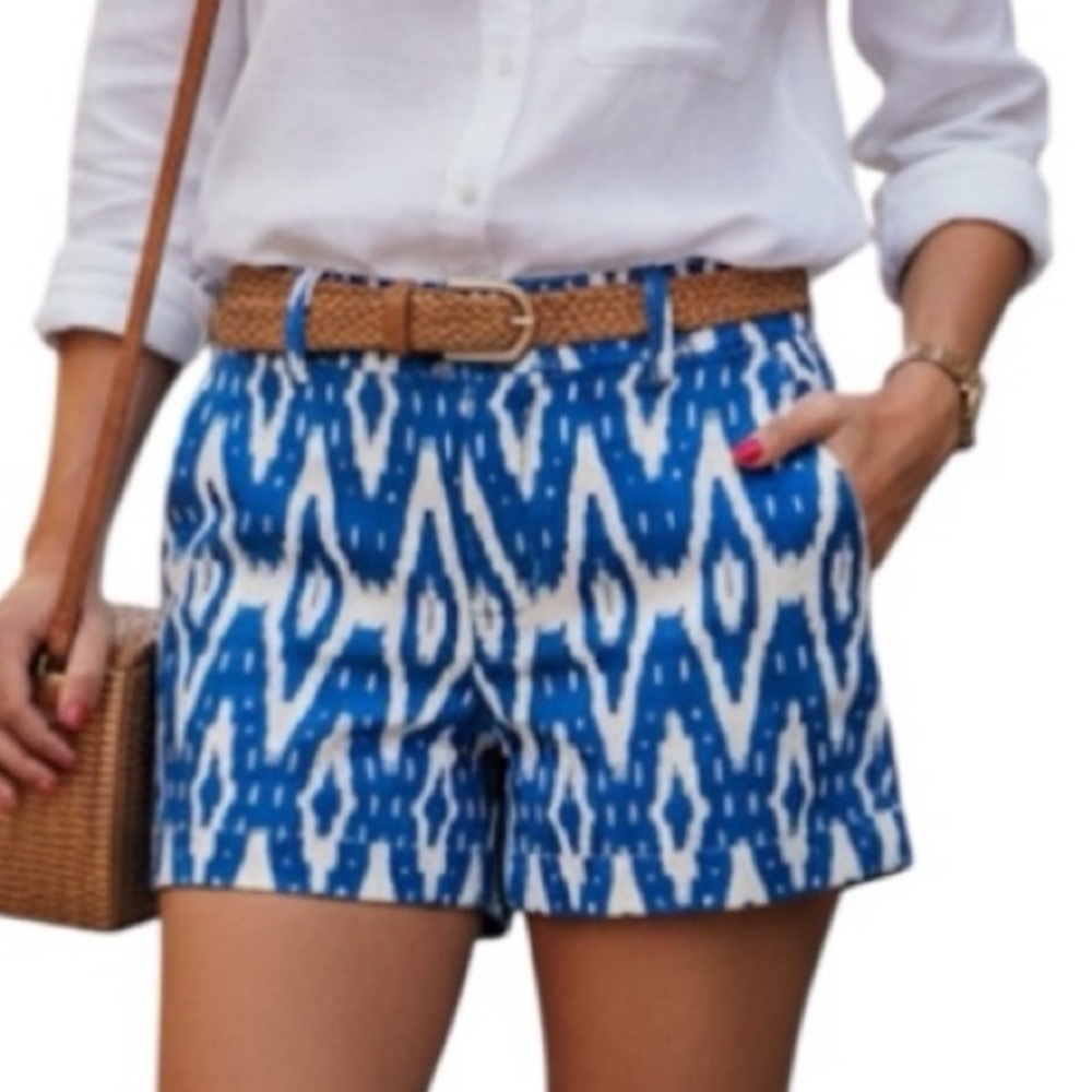 J. Crew Chino Shorts Size 14 Cobalt Blue Ikat Print 4.5” Inseam
Q